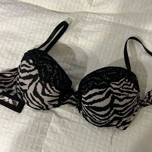Size 34Z zebra cream and black, striped padded bra